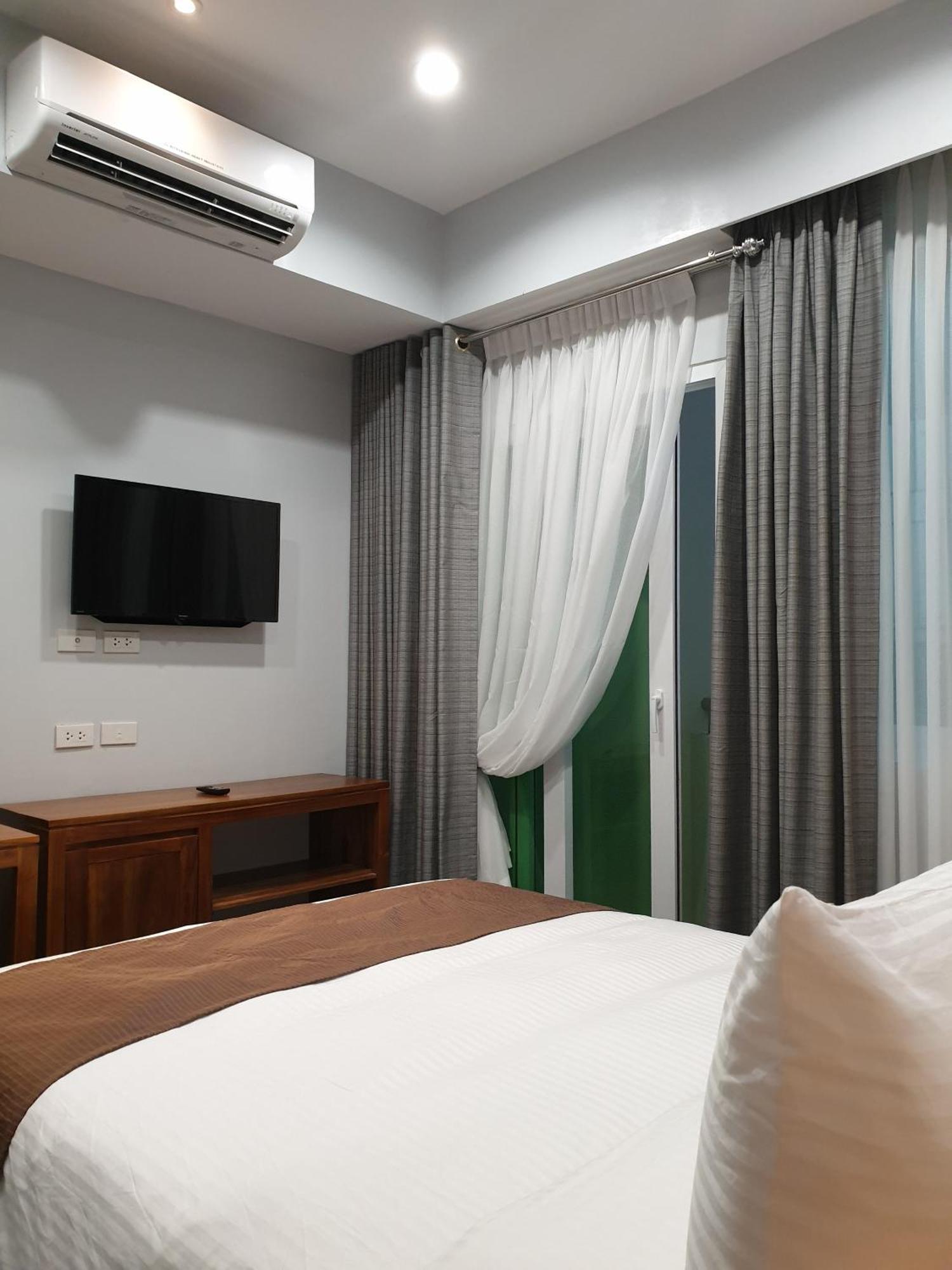 Leez Inn Makati Makati City Exterior foto
