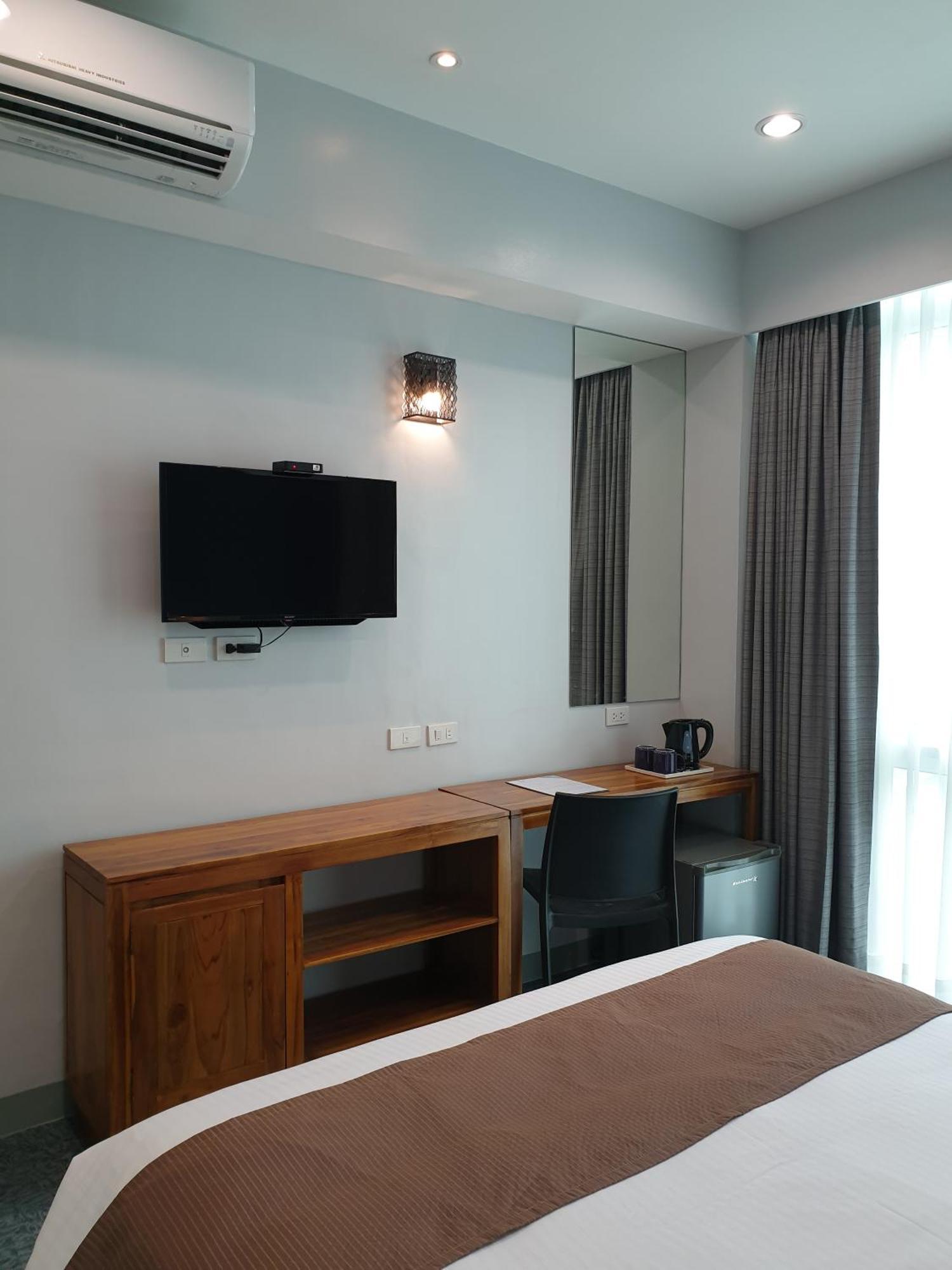 Leez Inn Makati Makati City Exterior foto